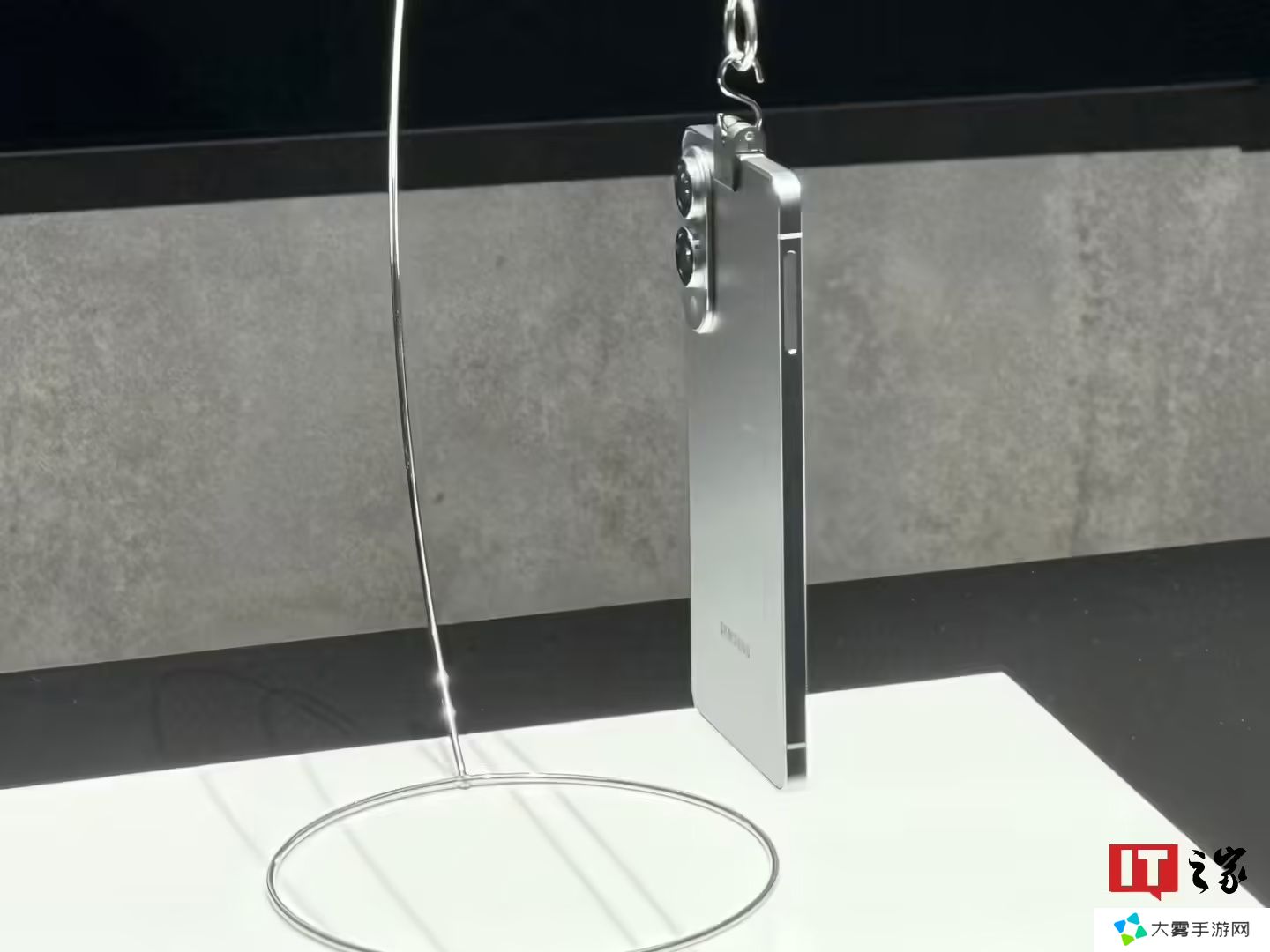 或超 1200 欧元，三星 Galaxy S25 Edge 欧洲市场定价及配色曝光